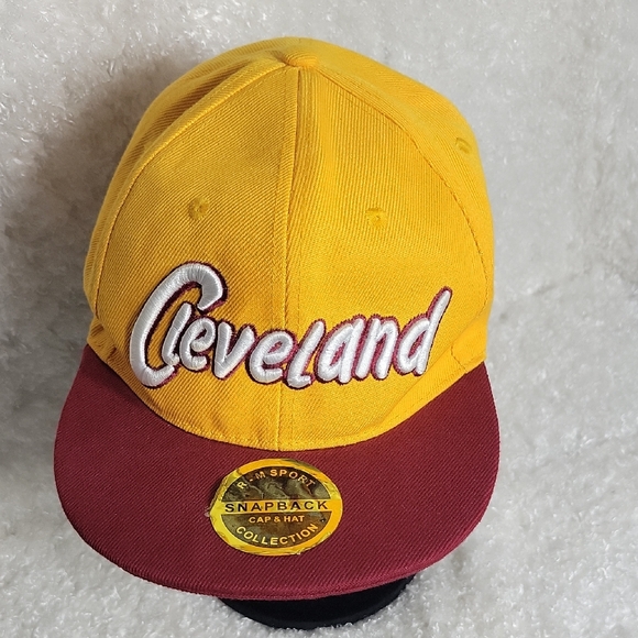 R-M Sport Snapback Cleveland Cavaliers Hat - Picture 1 of 11